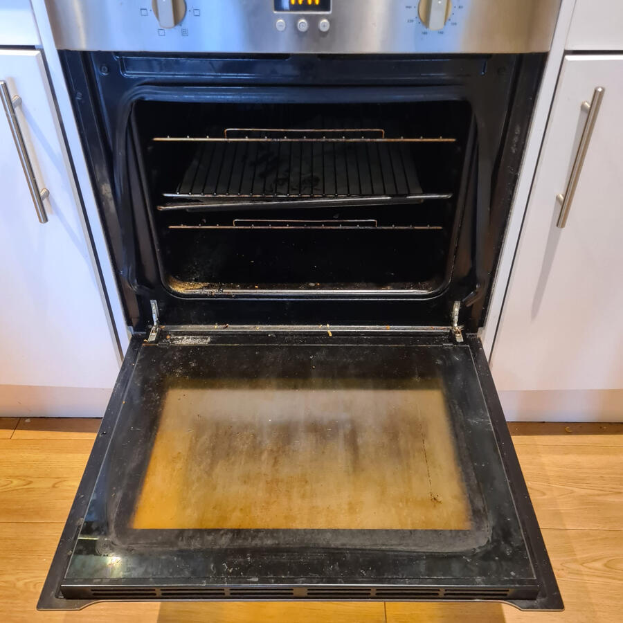 Before - Oven deep clean -Ware